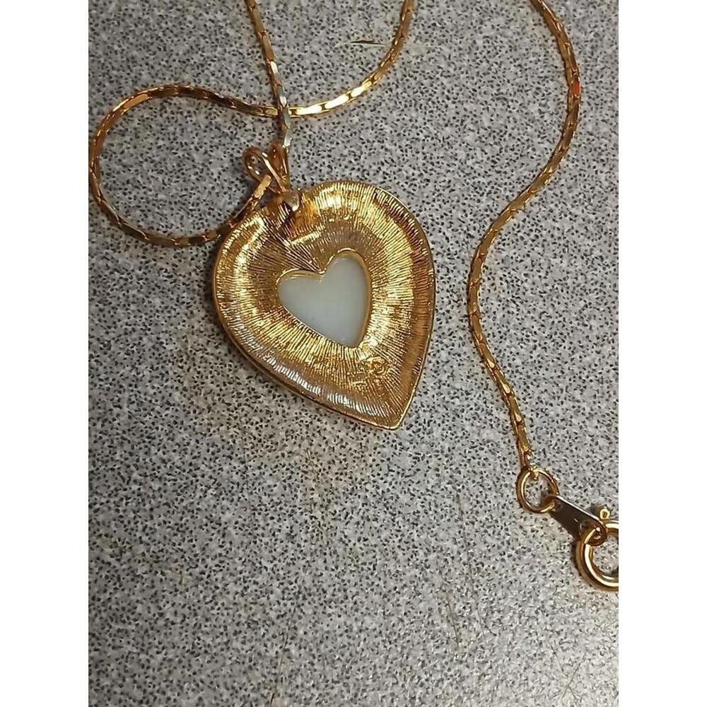 Gold Tone‎ Necklace with Heart Pendant and Pierced Heart Earrings Set - Picture 5 of 5
